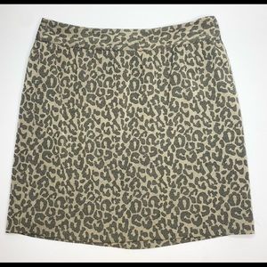 Banana republic. Leopard skirt. Size 4